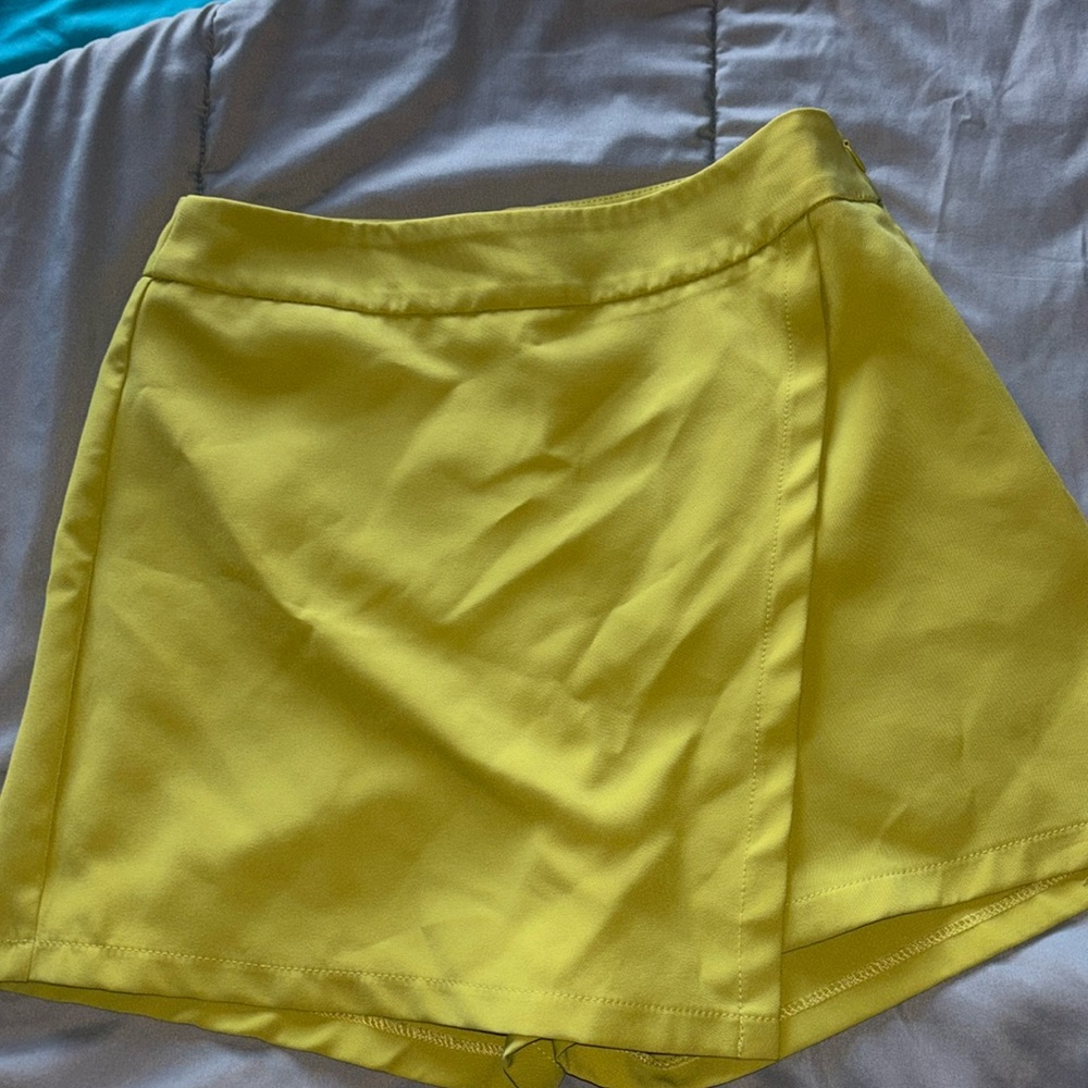 Green skort size medium